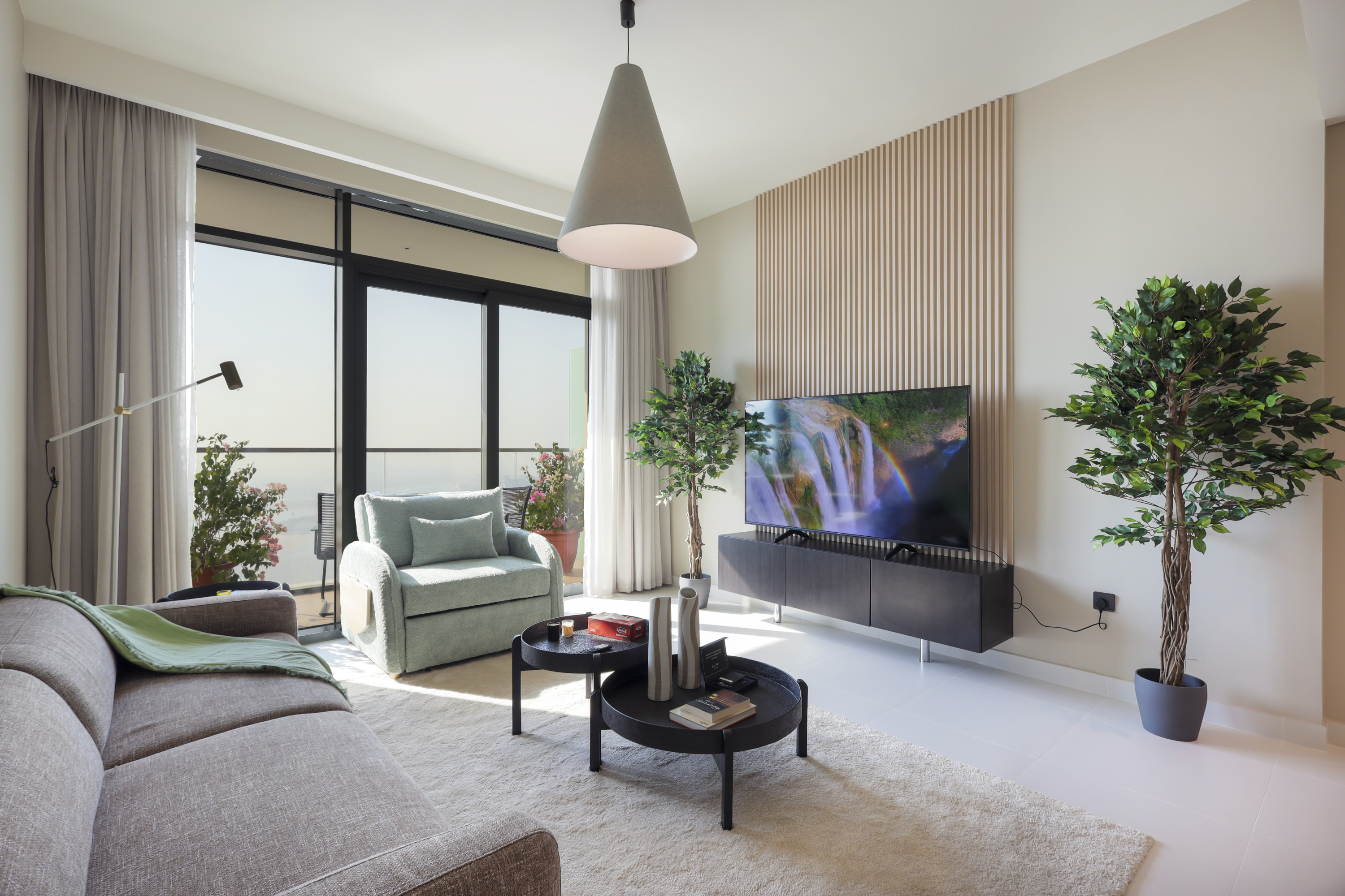 Exquisite Beachfront 1BR Living in Palm Jumeirah's