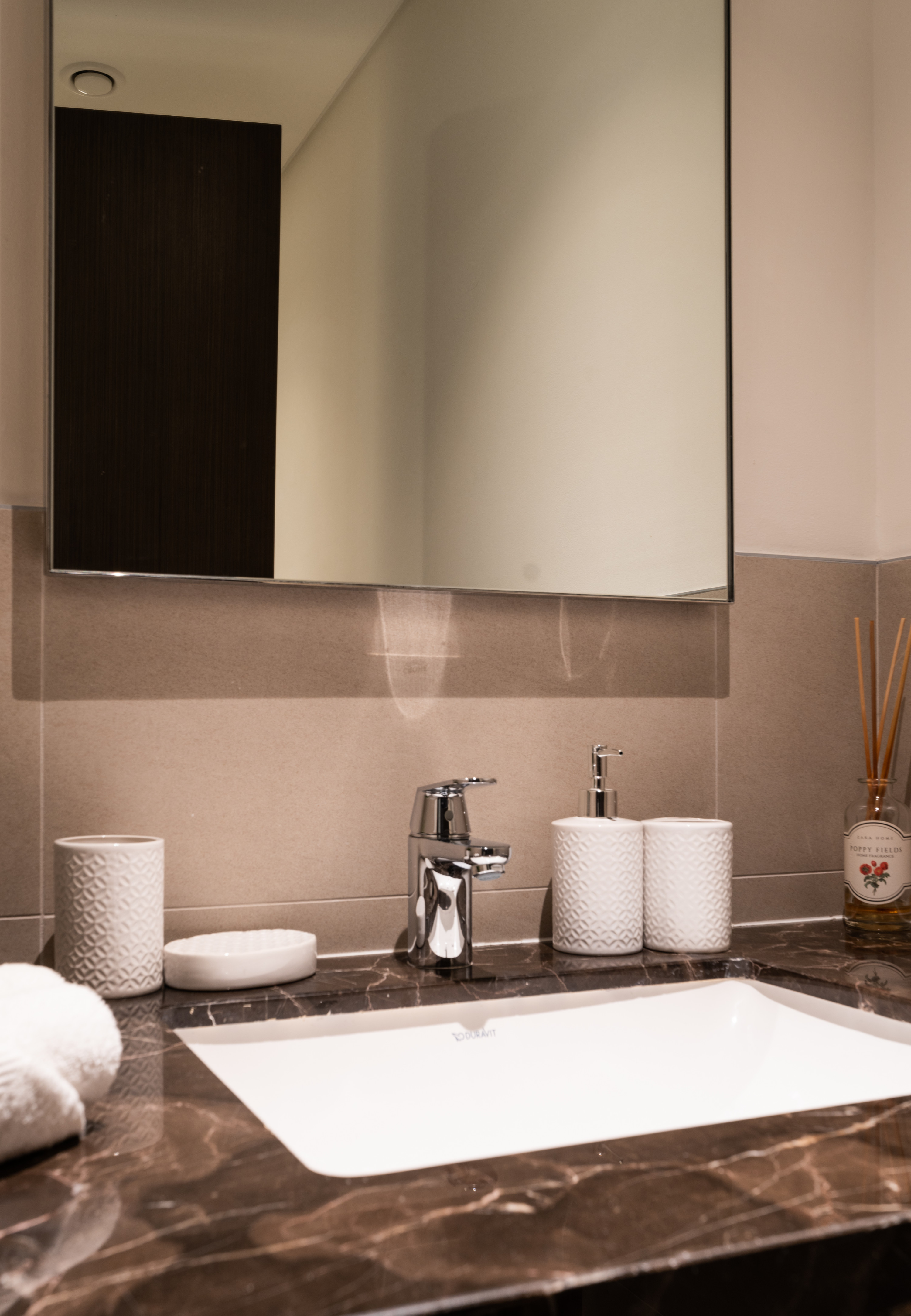 Luxury Vibe l Fancy One Bedroom Apartment in Downtown Dubai