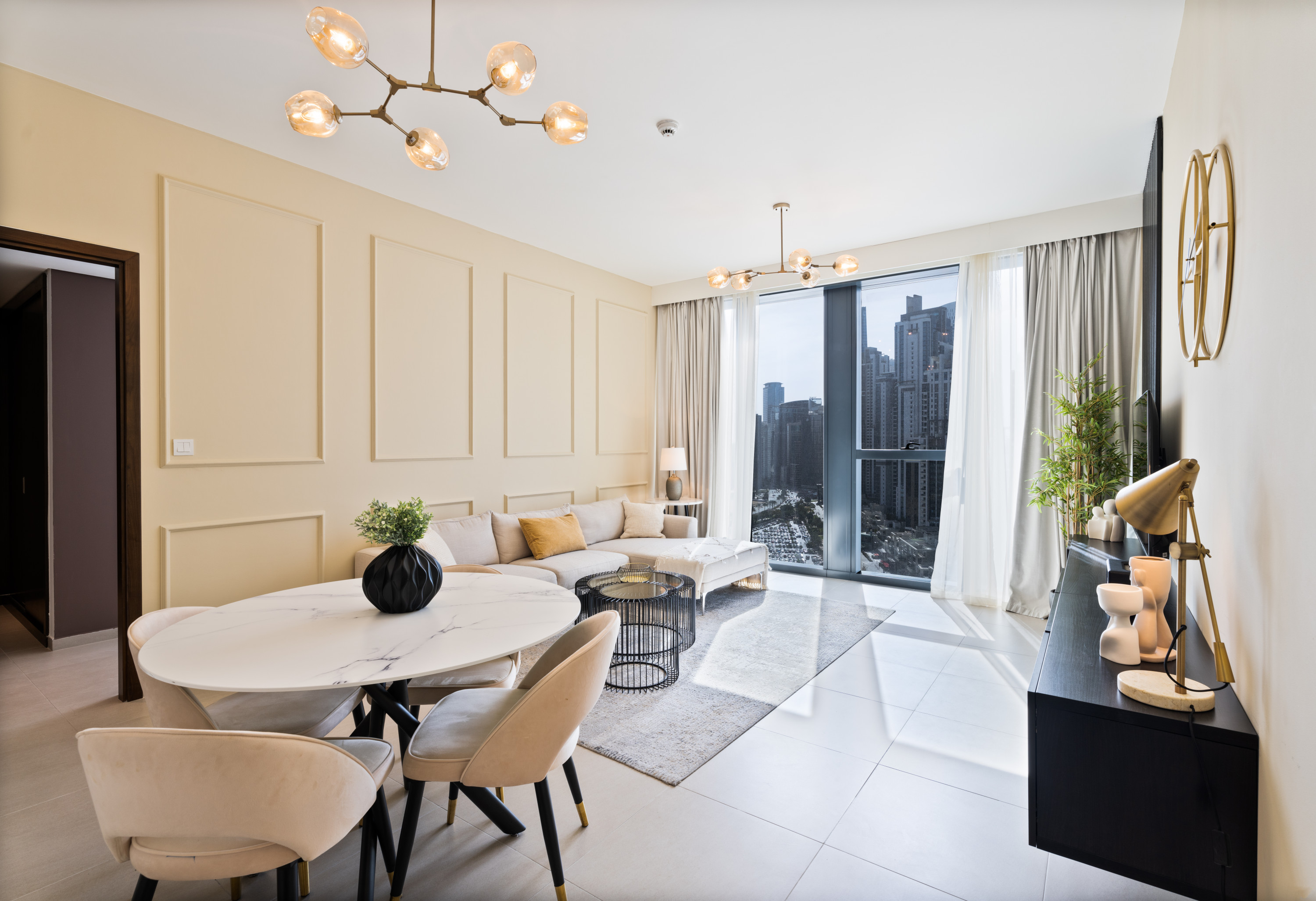 Luxury Vibe l Fancy One Bedroom Apartment in Downtown Dubai