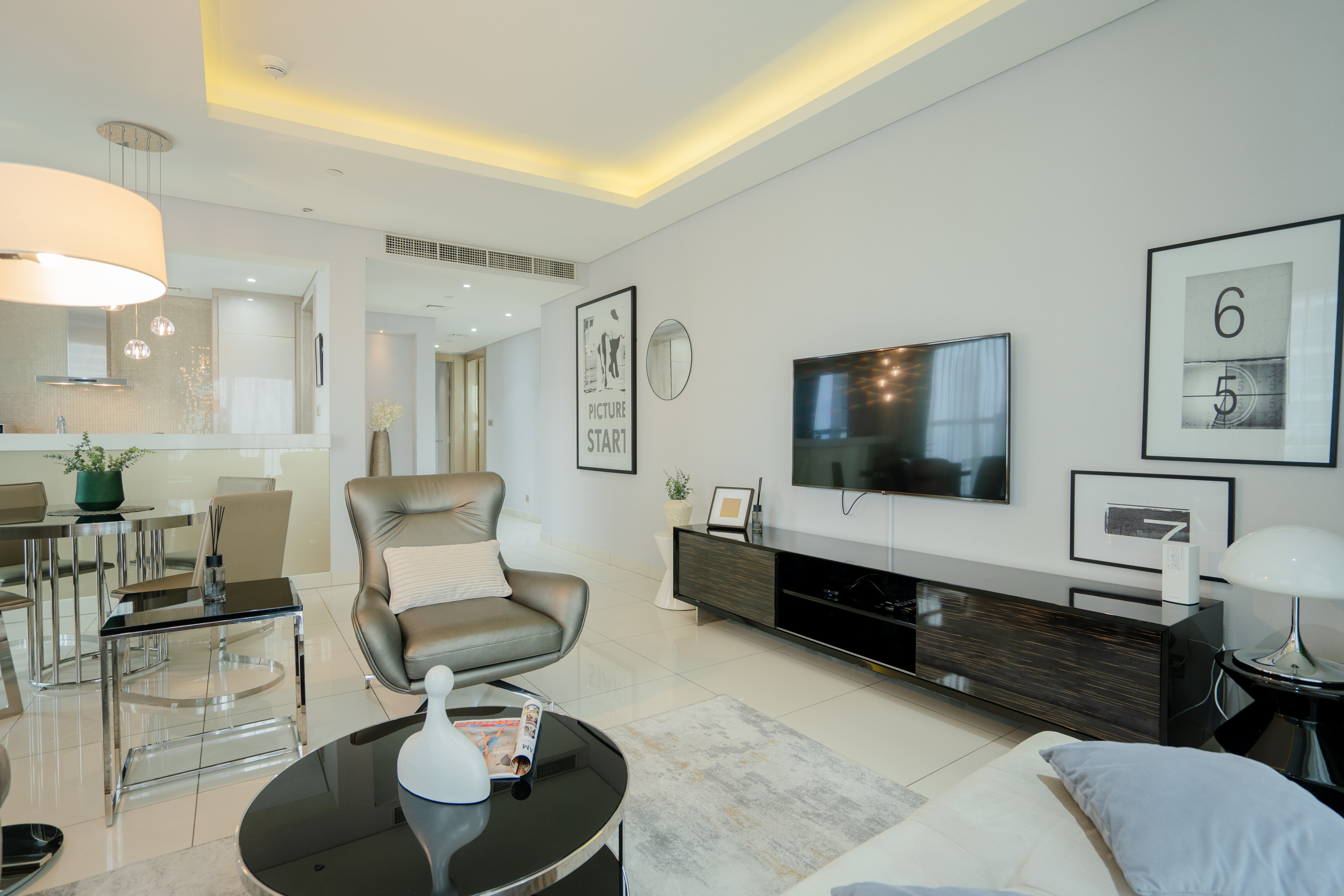 Luxury 2BR with Burj Khalifa & Dubai Frame Views