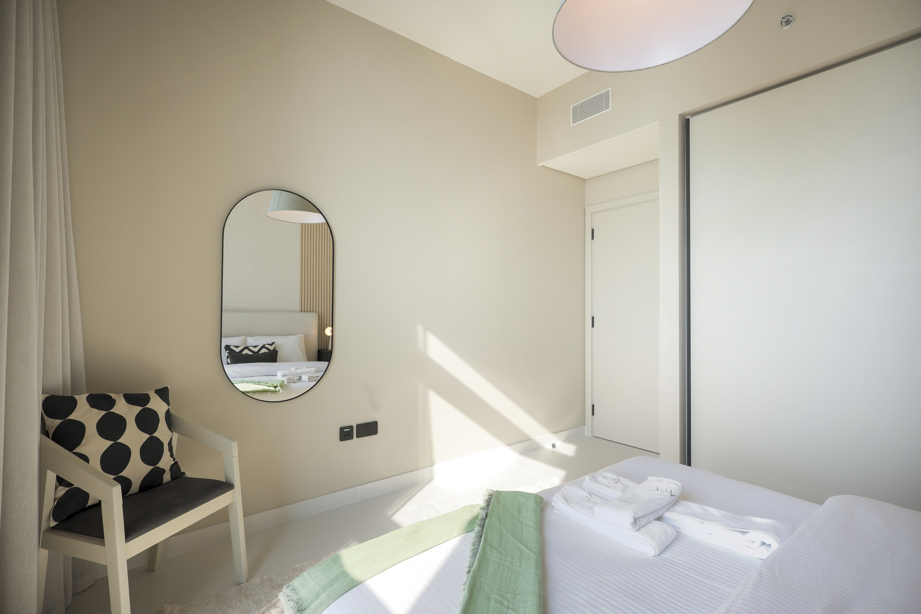Exquisite Beachfront 1BR Living in Palm Jumeirah's